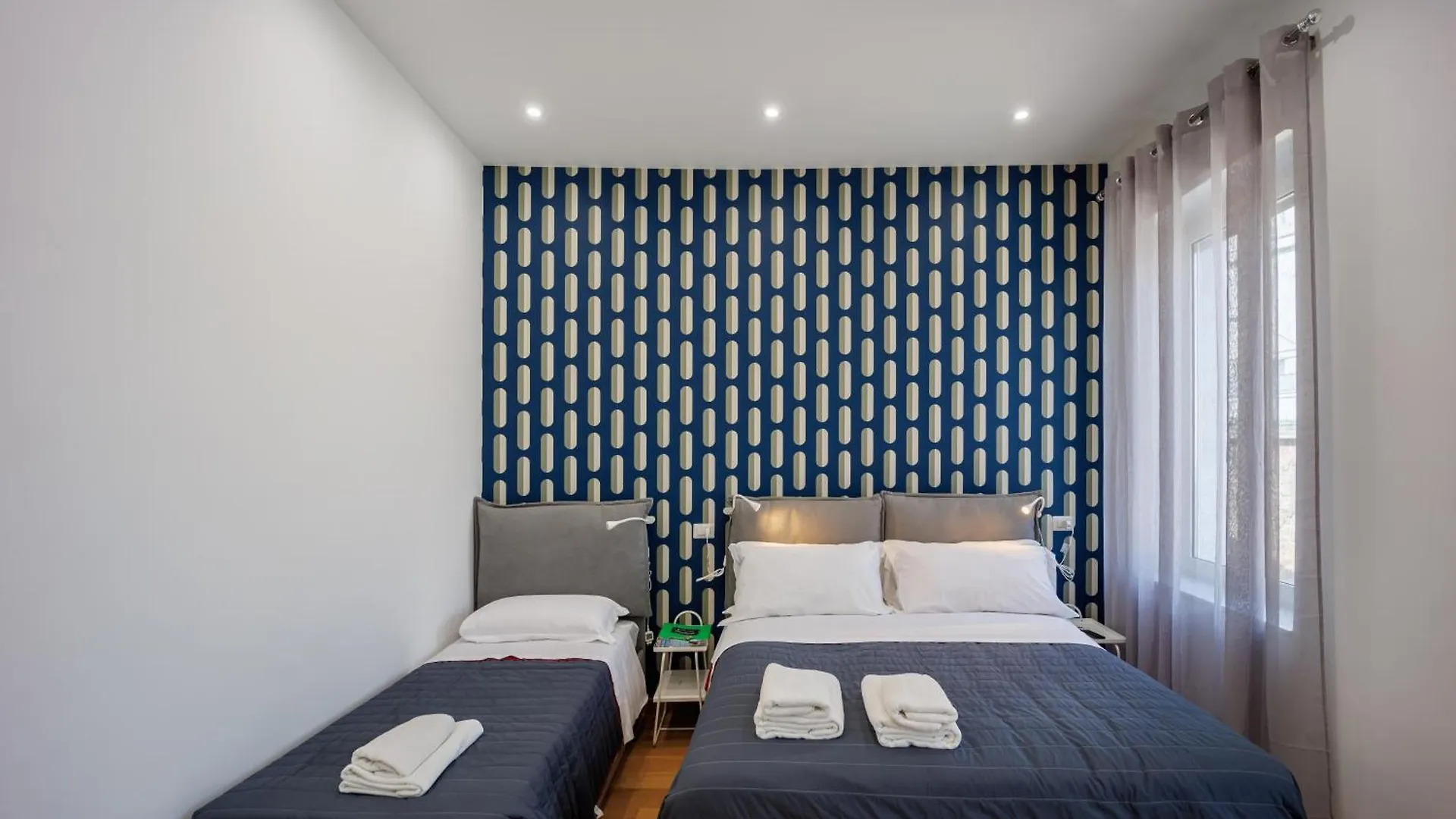 Apartment Pisanelli Blu By Houseinnaples Italy